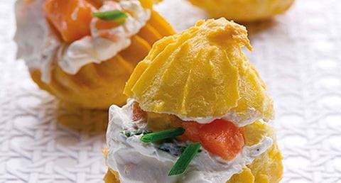 recipe image Choux recheados com creme de salmão e cebolinho