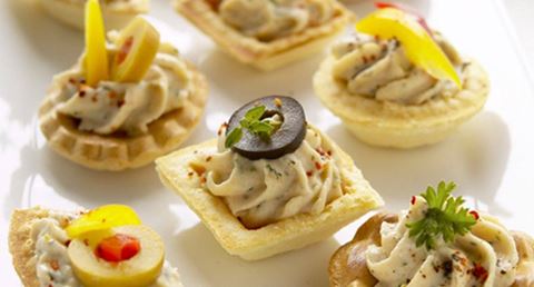 recipe image Pasta de queijo com salmão fumado e ervas aromáticas