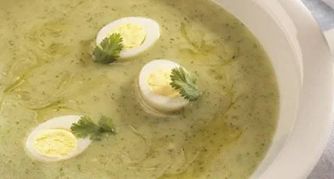 recipe image Creme de Coentros Frescos com Ovos de Codorniz