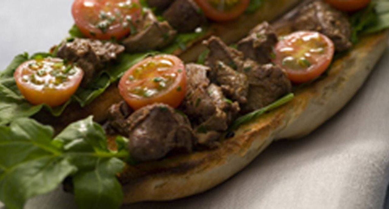 recipe image Bruschettas com fígados de galinha