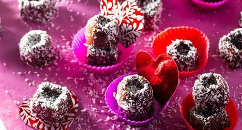 recipe image Beijinhos de Côco e Chocolate