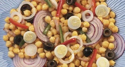 recipe image Salada de Grão com Pimentos