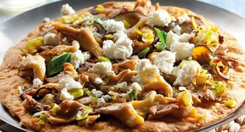 recipe image Crispy pizza com legumes salteados