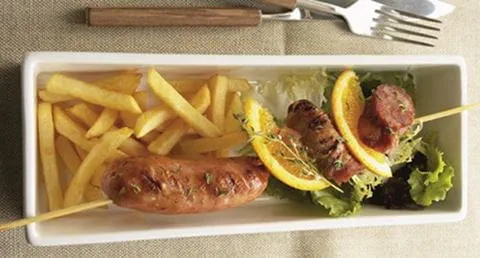 recipe image Espetadas de salsichas com tâmaras e bacon