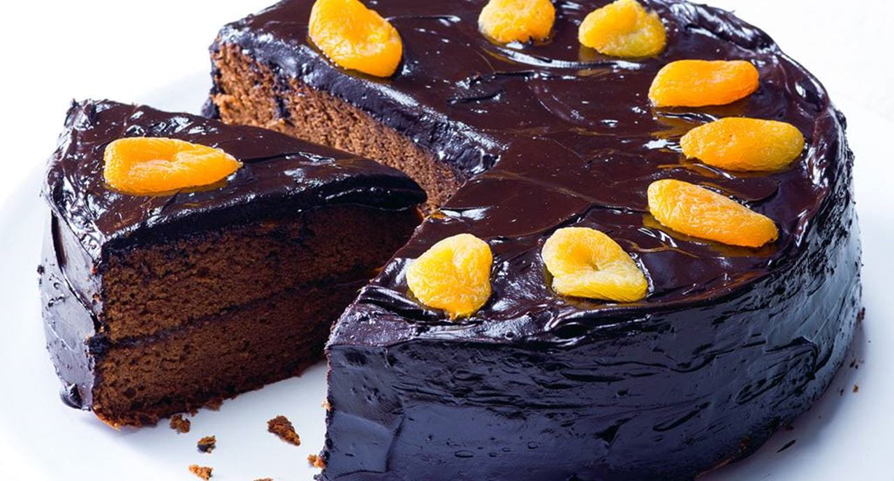 recipe image Bolo sacher com recheio de damasco