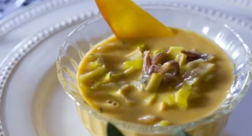 recipe image Aveludado de mariscos com molho de manga