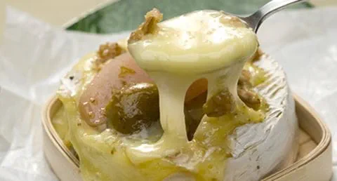 recipe image Cammembert com pêras e figos