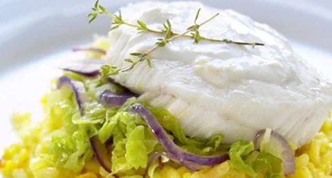 recipe image Tranche de mero sobre cama de couve