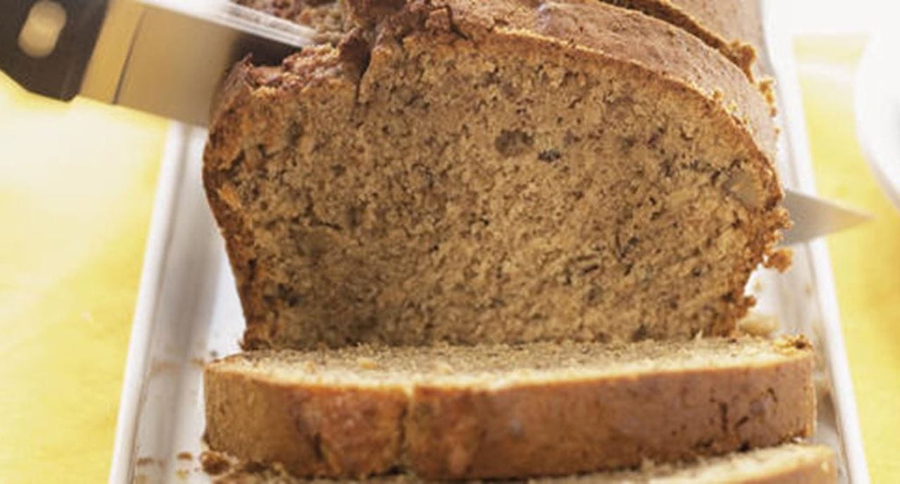 recipe image Bolo de Cerveja com Ameixas Pretas