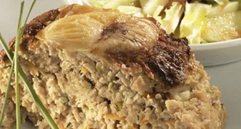 recipe image Rolo de carne com legumes e medalhões de queijo