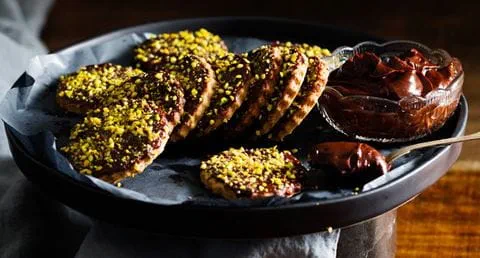 recipe image Bolachinhas de Chocolate e Pistácios.