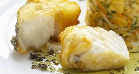 recipe image Lombos de bacalhau albardados com bràs de legumes
