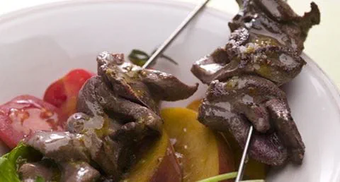 recipe image Salada quente de  fígados de aves com vinagrete de maracujá