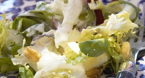 recipe image Salada de alfaces com molho de Verão