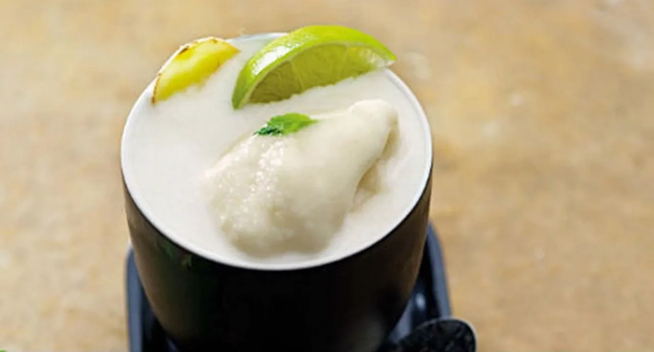 recipe image Limpa palato de maçã verde com gengibre e hortelã