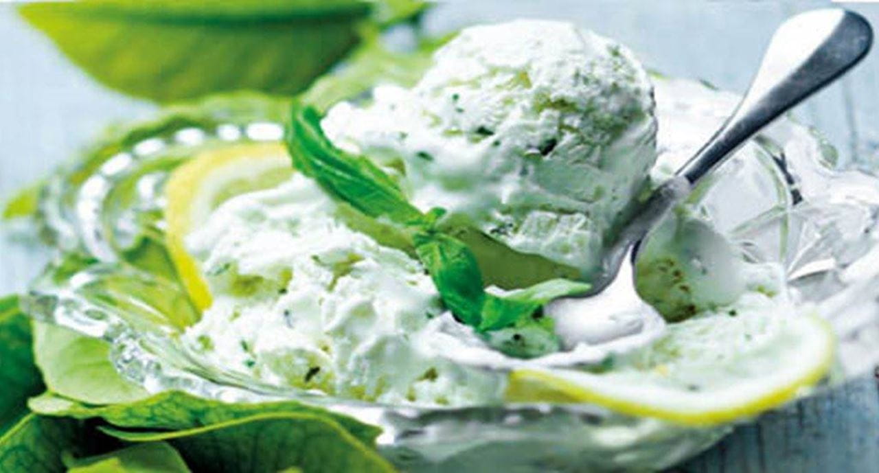 recipe image Gelado de manjericão e limão