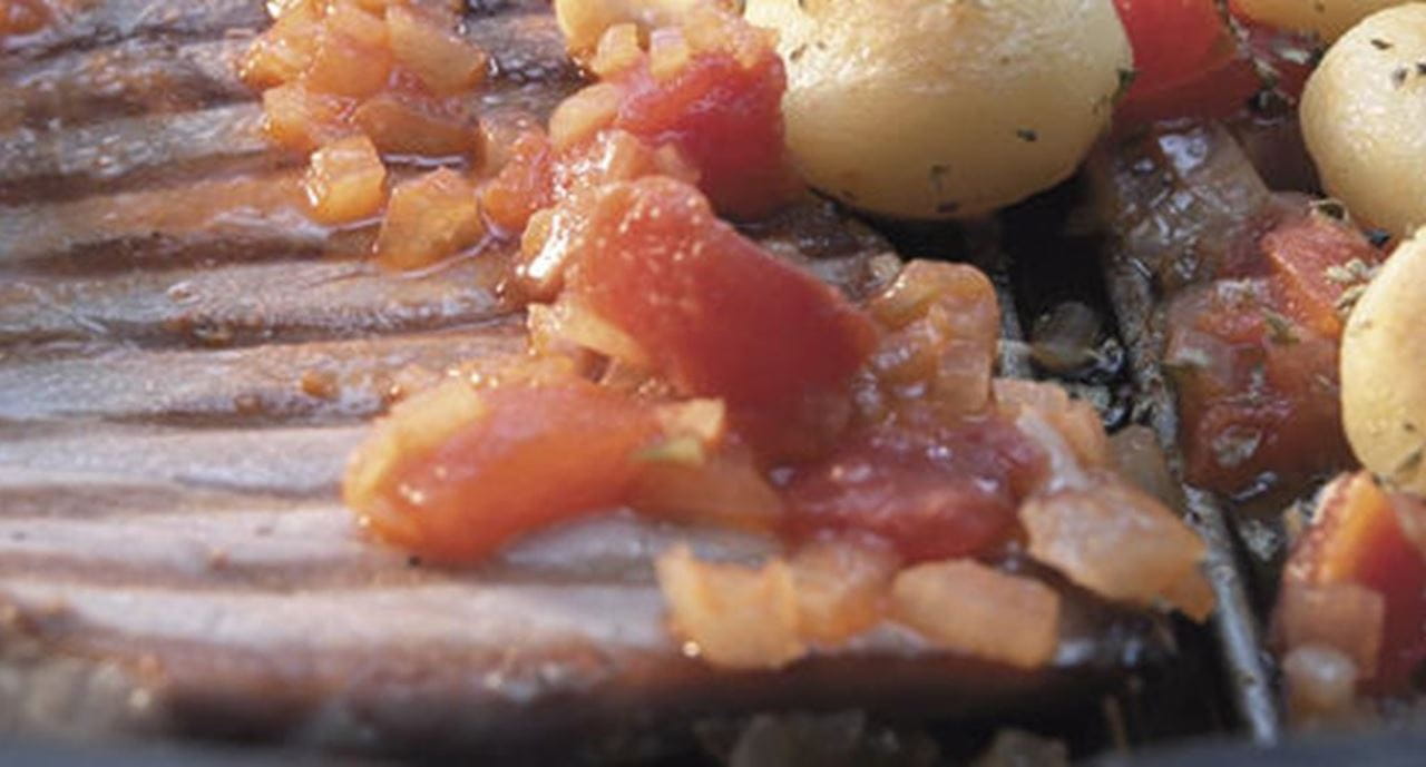 recipe image Atum ou Espadarte com Molho de Tomate