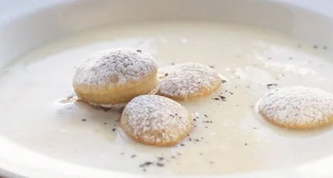 recipe image Pãezinhos com molho de baunilha