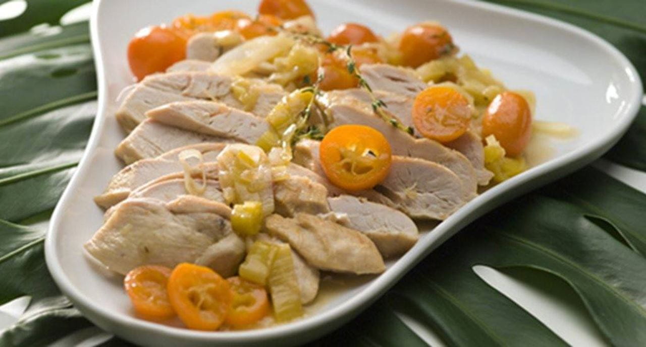 recipe image Peitos de frango com kumquats  e alho francês
