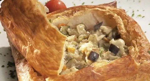 recipe image Quadrados folhados com peixe e legumes