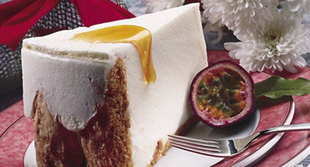 recipe image Charlotte de Queijo e Maracujá