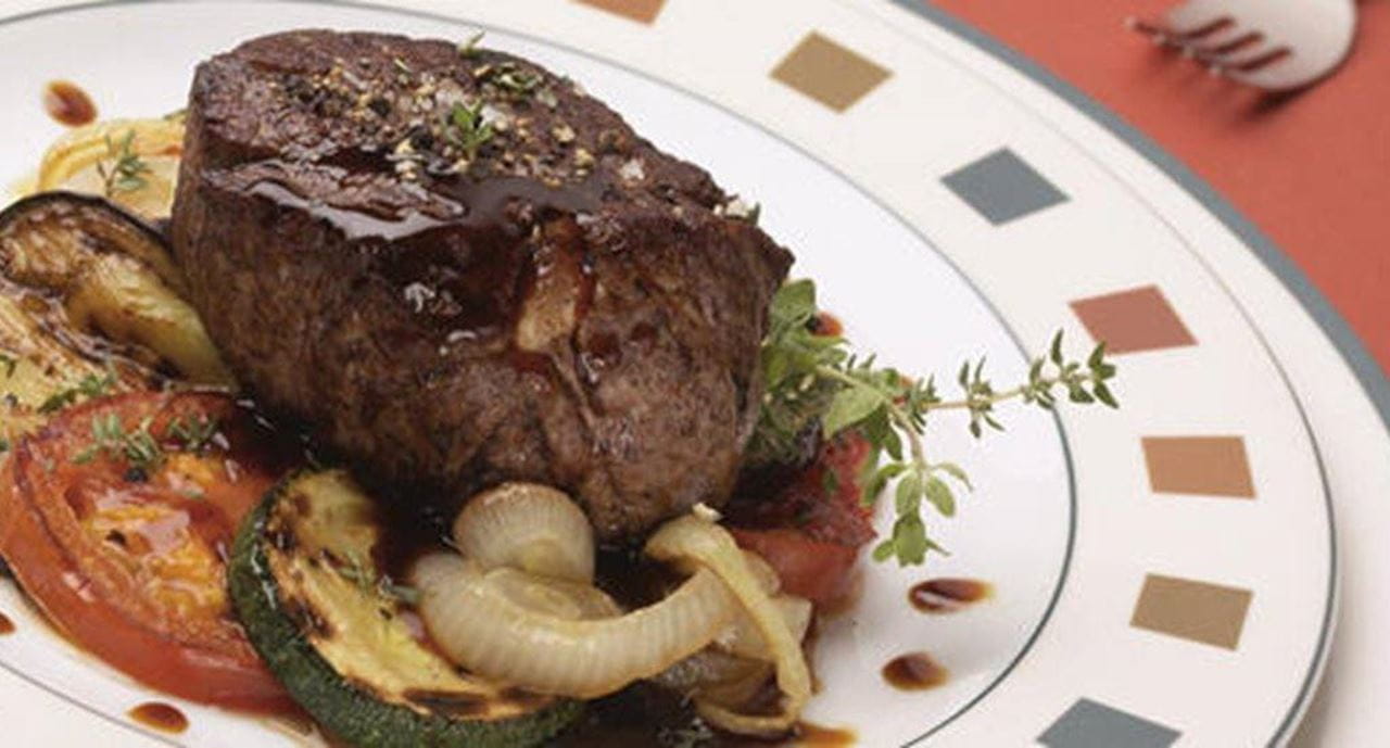 recipe image Naco do Lombo sobre Legumes Fritos