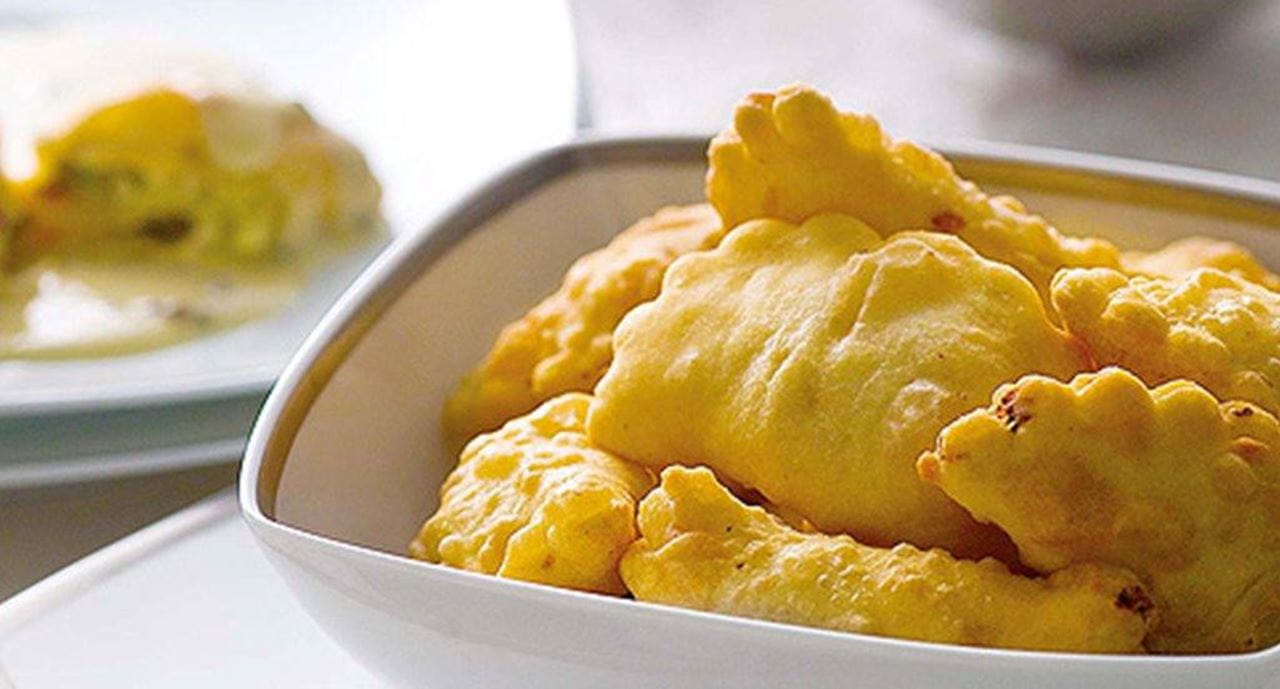 recipe image Azevias de lombarda e requeijão com molho de mostarda