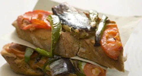 recipe image Bruschettas de mozzarella com filetes de sardinha