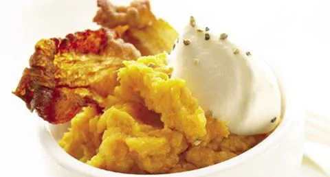 recipe image Puré de batata doce e cenoura com crocante de bacon