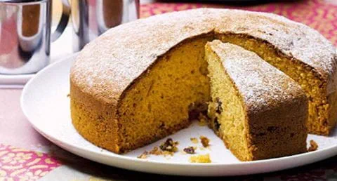 recipe image Bolo de maionese com mel e ameixas secas