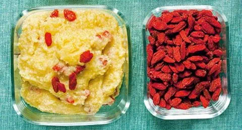 recipe image Doce de sêmola com bagas goji