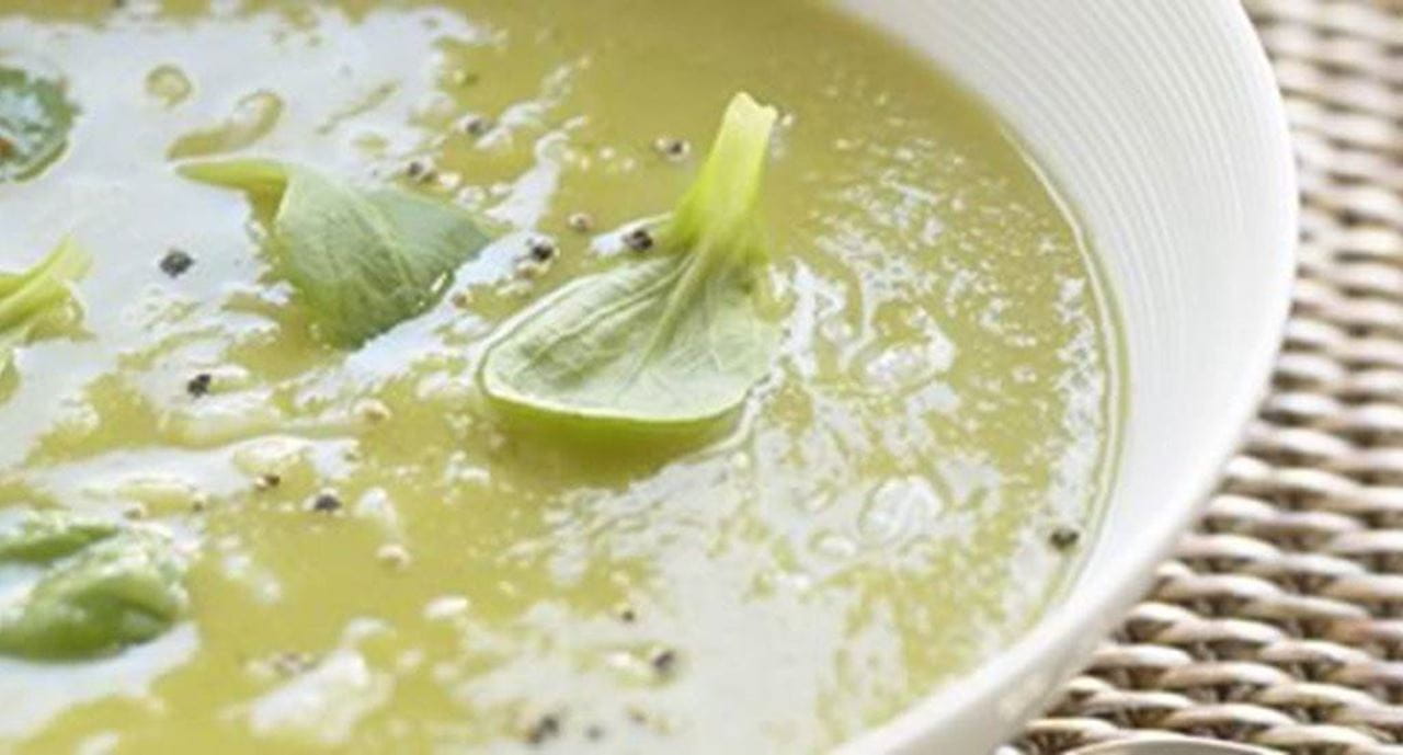 recipe image Sopa cremosa de favas com canónigos e arroz