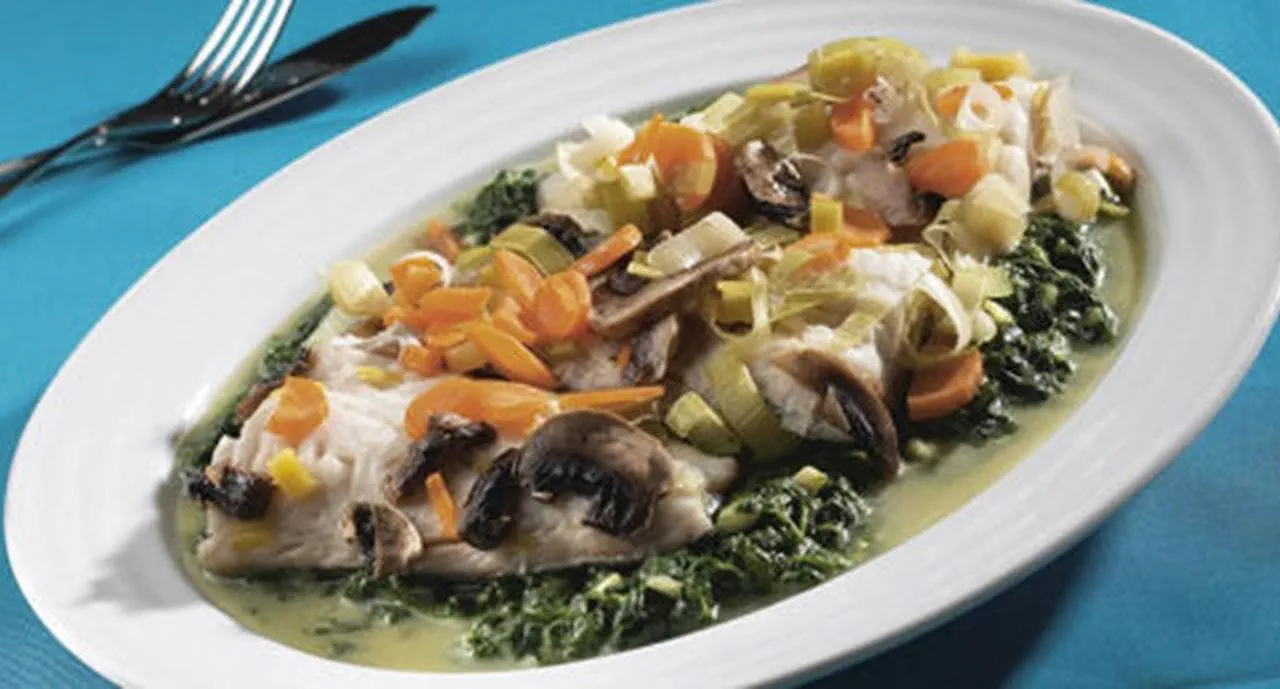 recipe image Filetes de Pescada em Cama de Legumes