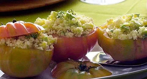recipe image Tomate recheado com abacate e cuscus
