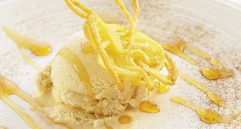 recipe image Esparguete frito com gelado de baunilha e gengibre