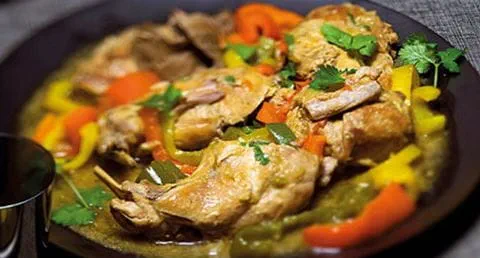 recipe image Coelho com especiarias e trio de pimentos