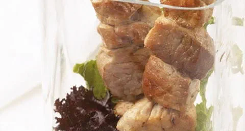 recipe image Espetadas de Porco com Molho de Amendoim