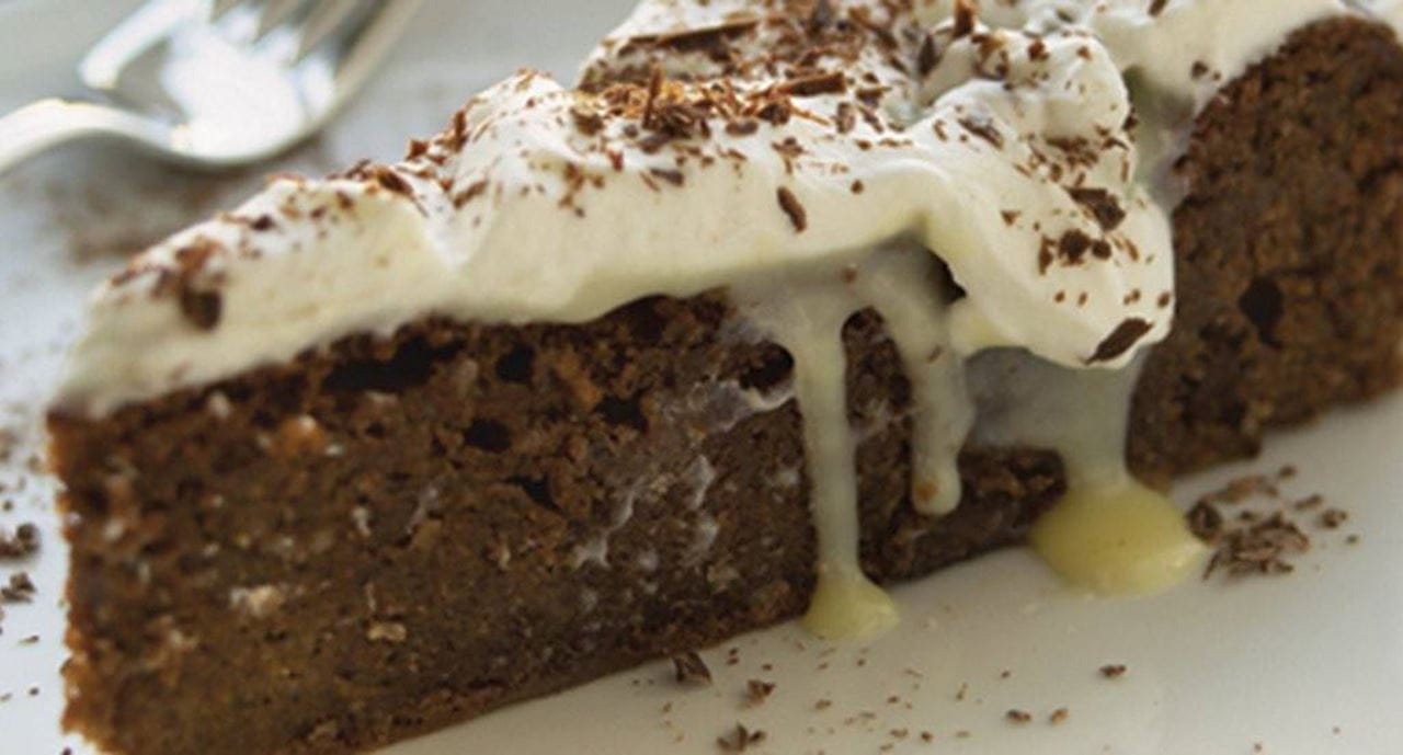 recipe image Bolo de chocolate com avelãs