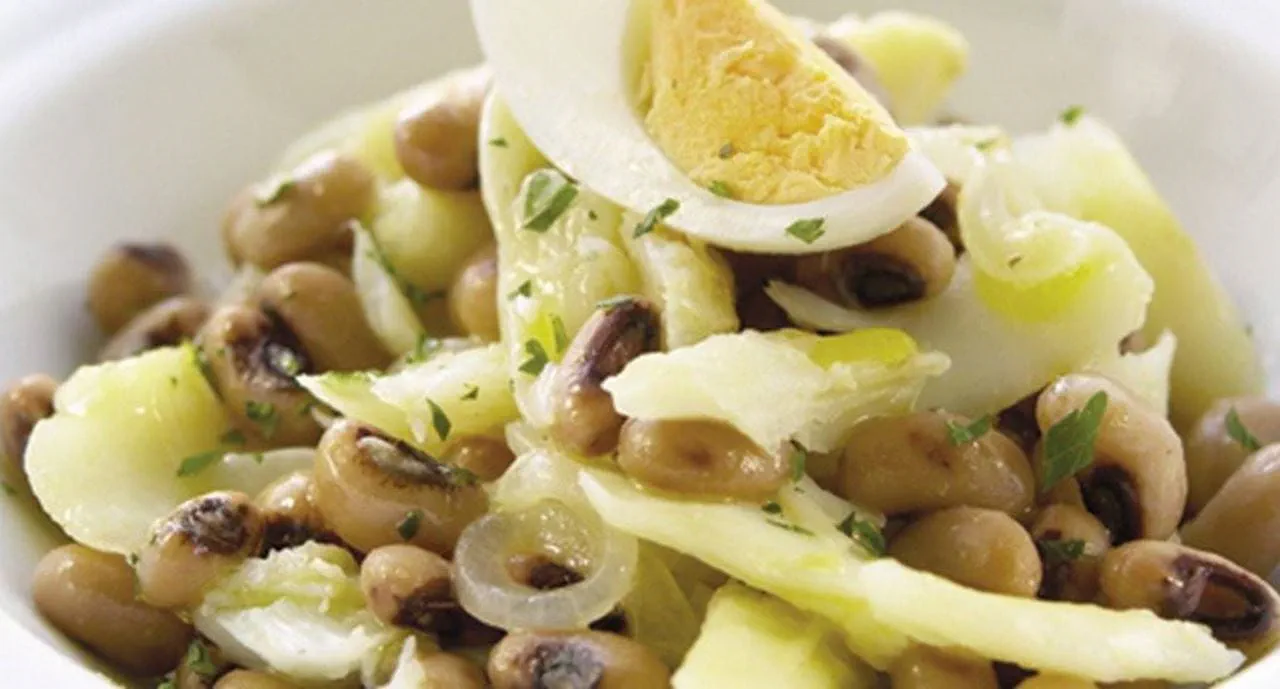 recipe image Salada morna de bacalhau com feijão frade