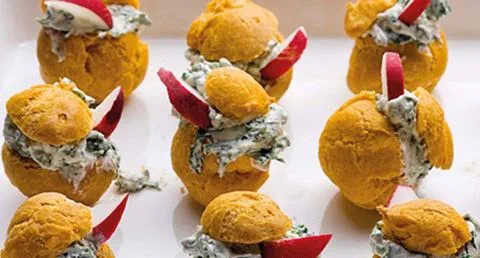 recipe image Choux recheados com “Chantilly” de Rúcula e Roquefort