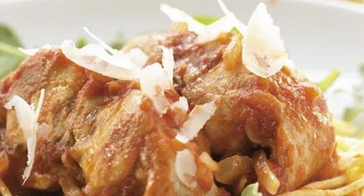 recipe image Medalhões de Coelho com Tomate e Rúcula