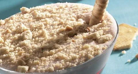 recipe image Gelatina de Morango com Creme de Leite Condensado