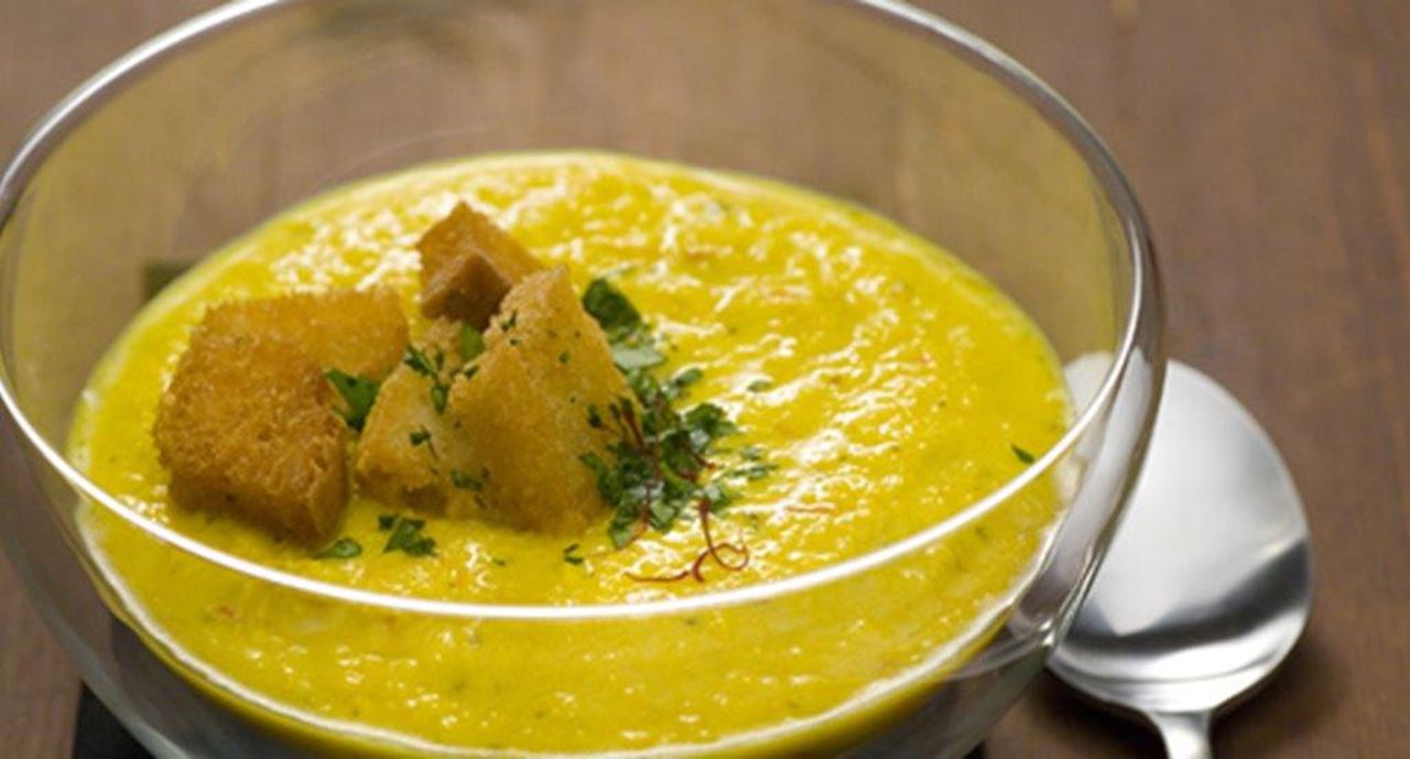 recipe image Sopa de amêndoas e açafrão