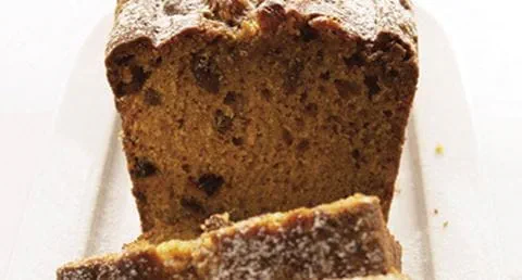 recipe image Bolo escuro de iogurte com passas