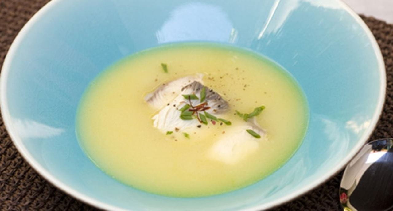 recipe image Sopa cremosa de tintureira com açafrão e natas