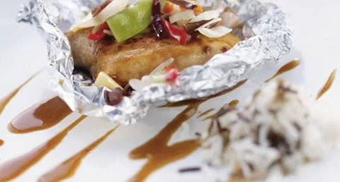 recipe image Frango aromático em papelote com legumes orientais