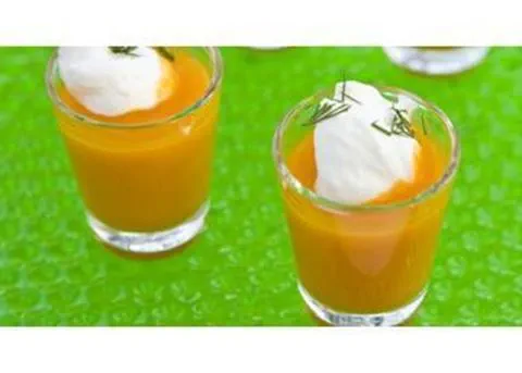 recipe image Shot frio de tomate  com espuma de funcho