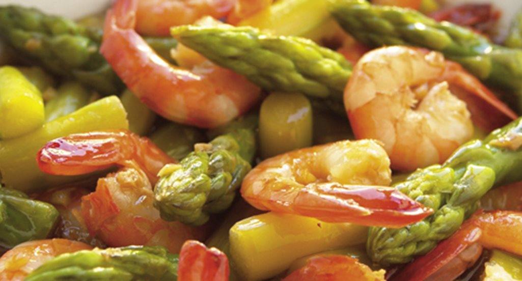 recipe image Camarões com espargos verdes