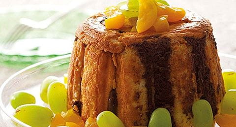 recipe image Charlotte de chocolate com alperces em calda