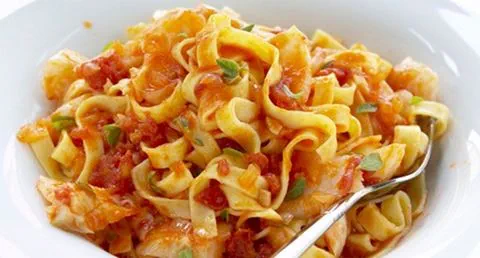 recipe image Tagliatelle fresco com bacalhau e poejos